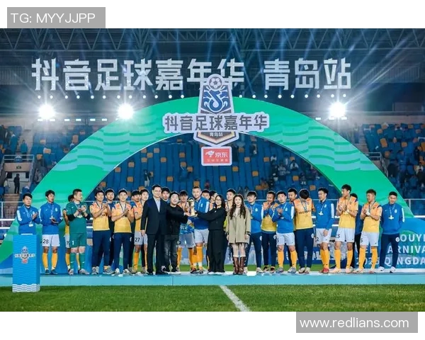 足球明星亲临现场观赛的精彩时刻与背后故事揭秘