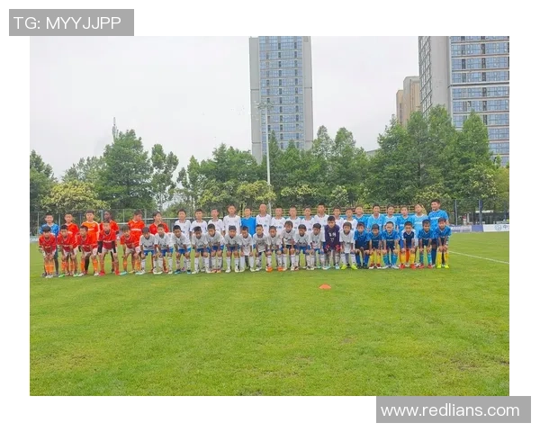 重庆足球队强势崛起荣登足球状态排行榜第三名