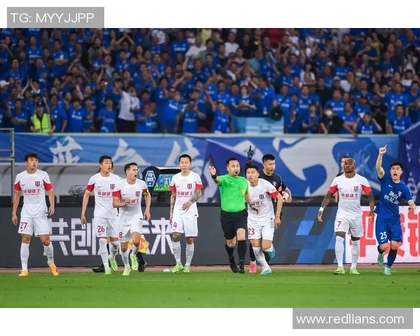 成都香港足球明星队携手展现体育精神共创美好未来